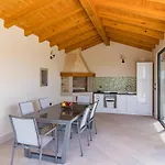 Grazia - With Heated Salt Water Pool * Pazin