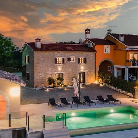 Grazia - With Heated Salt Water Pool *