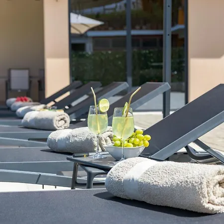 Villa Grazia - With Heated Salt Water Pool Pazin