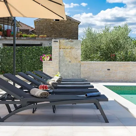 Grazia - With Heated Salt Water Pool *