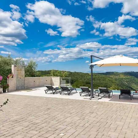 וילה Grazia - With Heated Salt Water Pool *