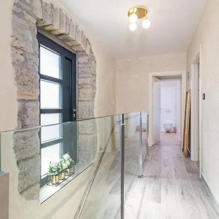 Villa Grazia - With Heated Salt Water Pool Pazin