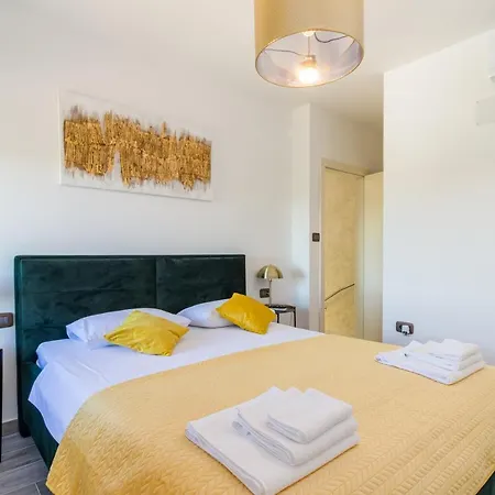 Grazia - With Heated Salt Water Pool וילה *