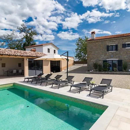 Grazia - With Heated Salt Water Pool Villa *