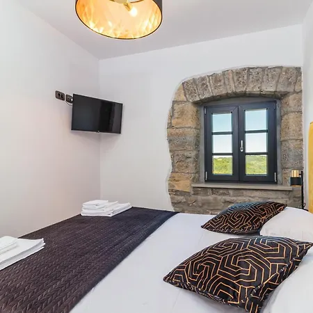 Grazia - With Heated Salt Water Pool Villa