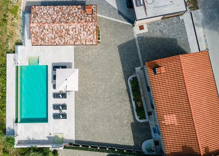 Grazia - With Heated Salt Water Pool Villa Pazin