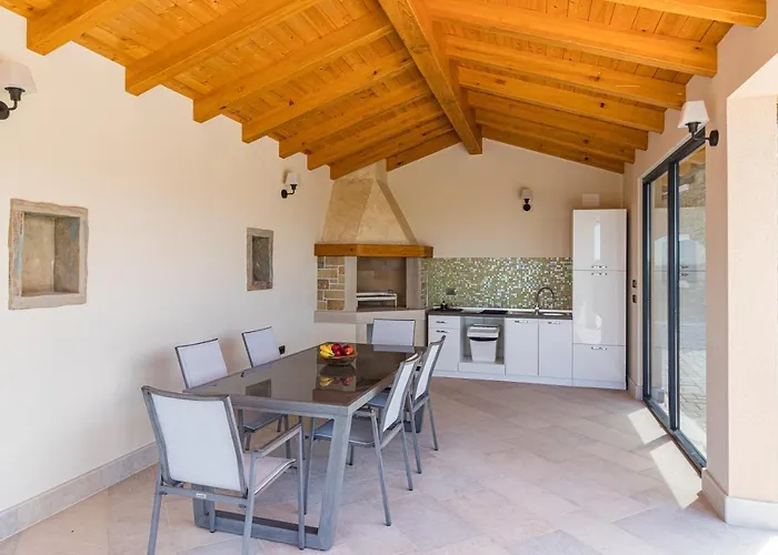 Grazia - With Heated Salt Water Pool * Pazin