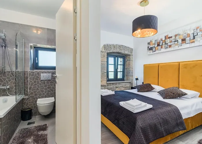 Villa Grazia - With Heated Salt Water Pool Pazin