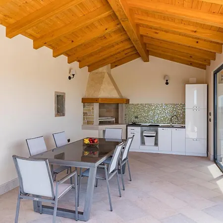 Grazia - With Heated Salt Water Pool * Pazin